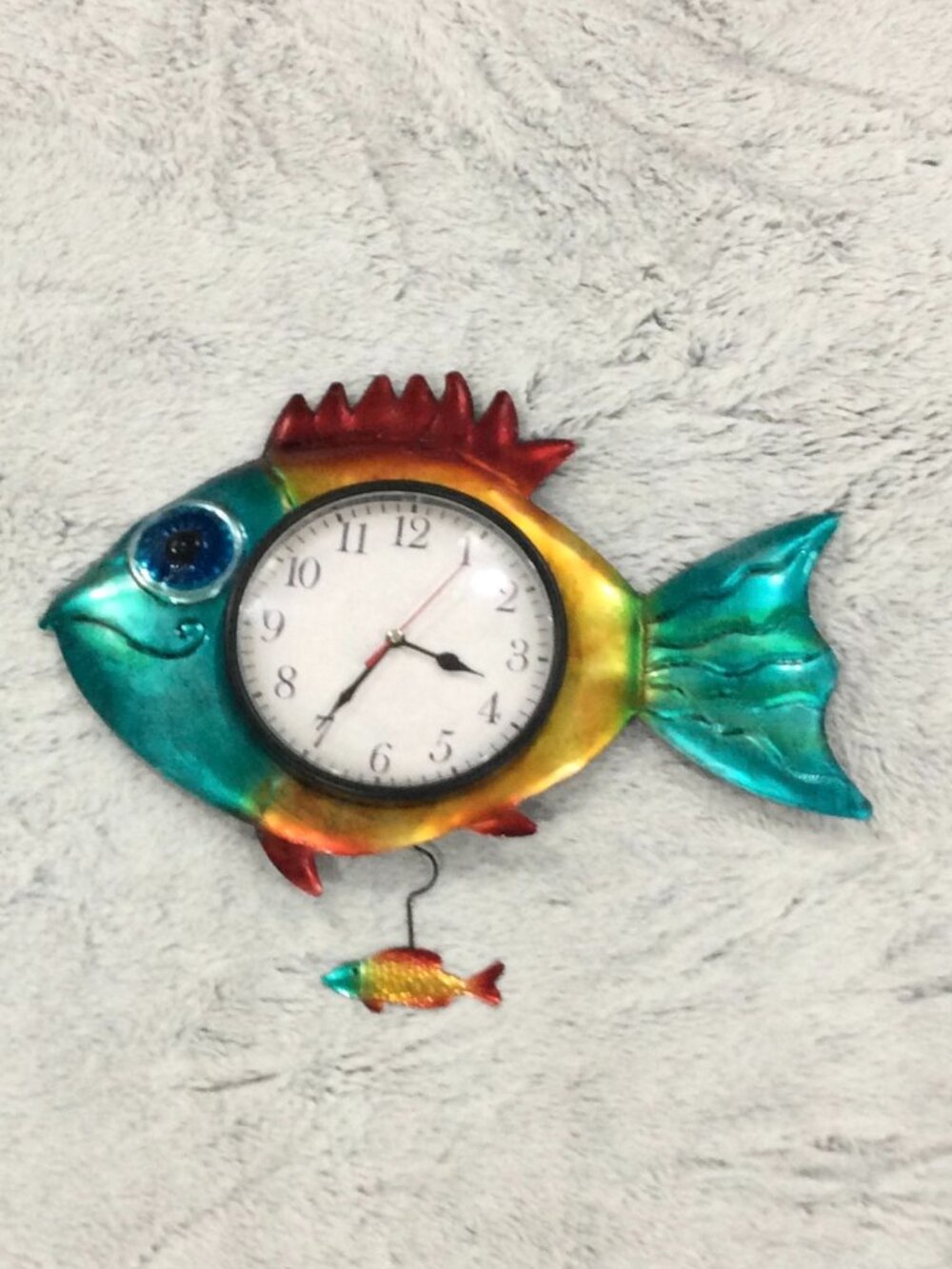 Metal Sculpture Fishy Wall Clock with Pendulum